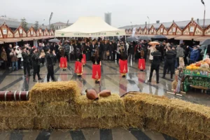 Bursa Osmangazi'de düzenlenen Tohum Takas Şenliği'nde atalık tohumlar dağıtıldı