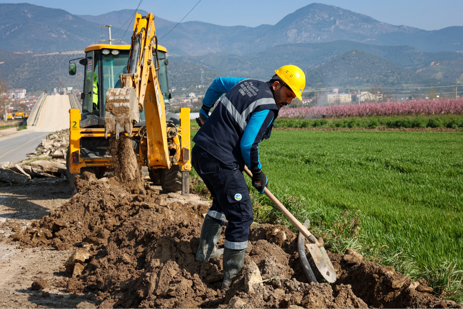 Sakarya Pamukova Cihadiye'ye yapılan yeni içme suyu hattı çalışması