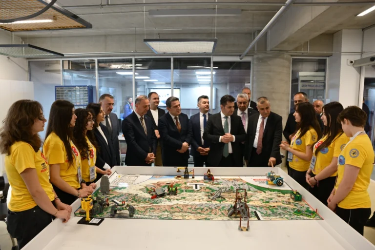 Bursa'da Usta Eller Projesi ile geleneksel zanaatlar geleceğe taşınıyor