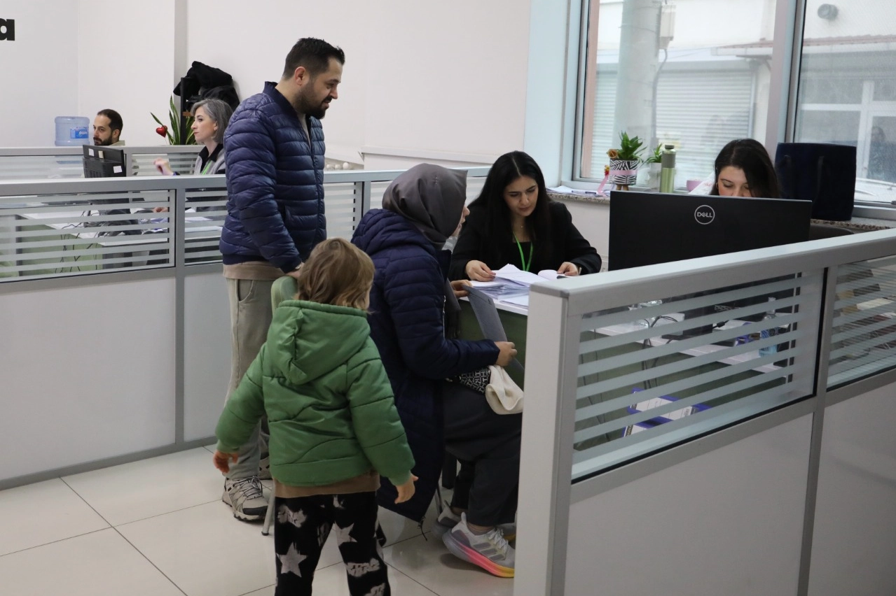 İzmit Çınar Çocuk Evleri ön kayıt sürecinin başladığını gösteren görsel