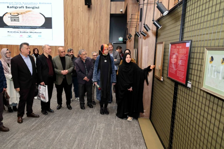 Karatay Belediyesi'nin düzenlediği 'HİÇ' Kaligrafi Sergisi açıldı.