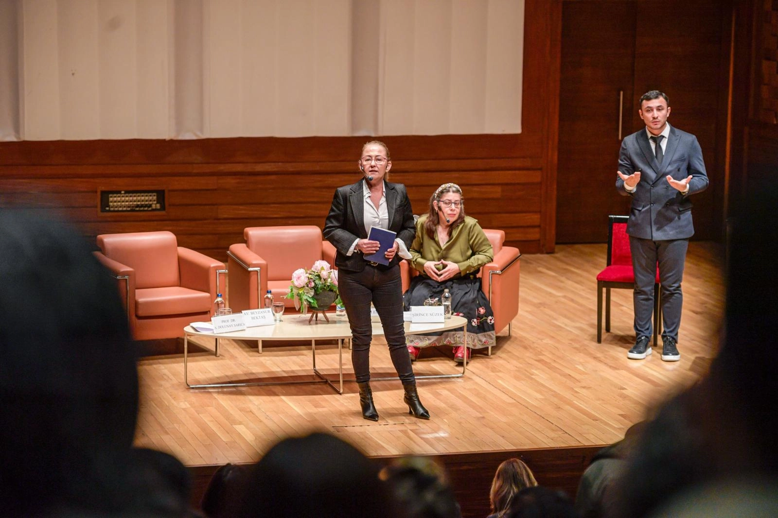 İzmir'de Kadın Emeği ve Engellilik Paneli'nde eşitlik ve erişilebilirlik vurgusu yapıldı.