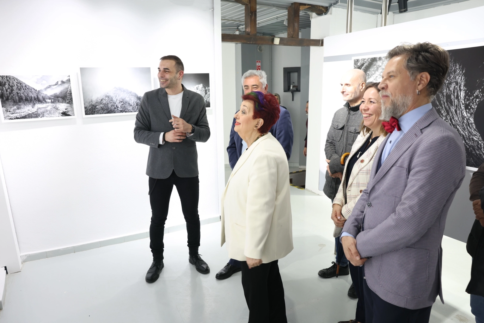 Aydın Berk Bilgin'in 'Yer Gök Arasında' fotoğraf sergisi Nilüfer Belediyesi Fotoğraf Müzesi'nde açıldı.