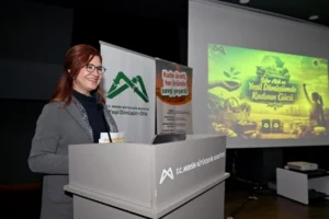 Mersin'de kadınların sürdürülebilir tekstil projesinde çalıştığı görsel