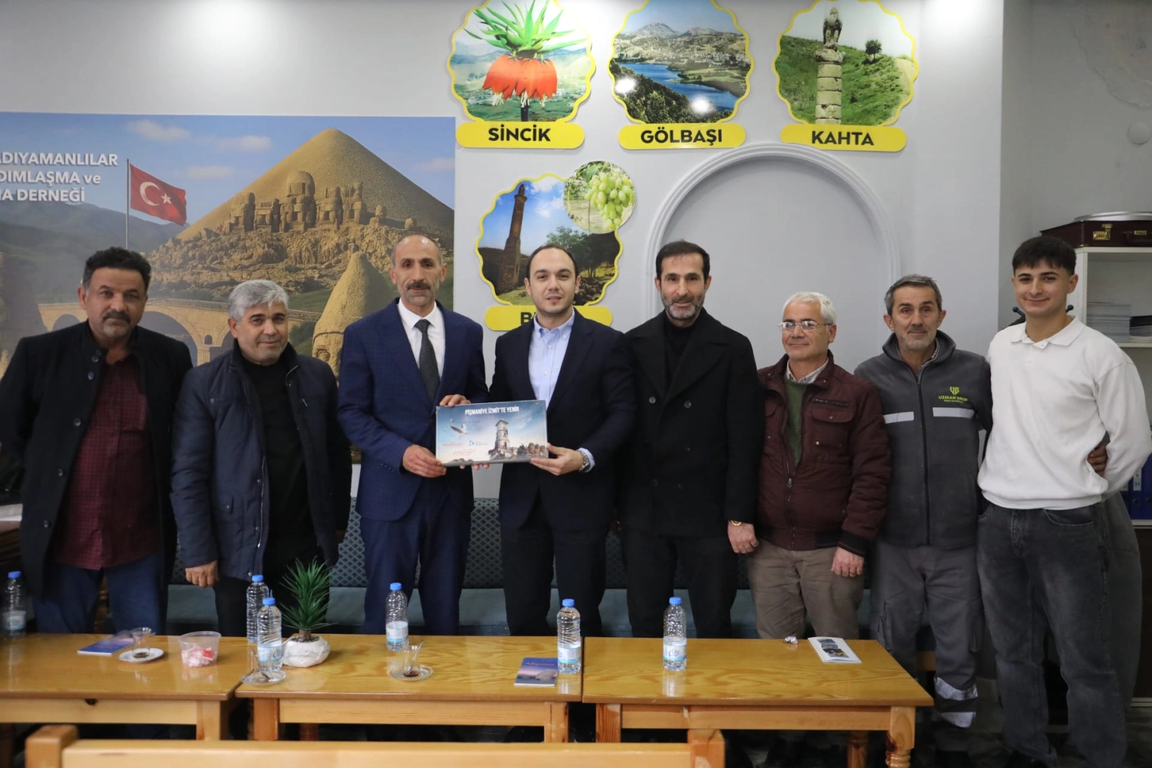 İzmit Belediyesi Dernekler Masası Başkanı Eray Bodur'un sivil toplum kuruluşlarına yaptığı ziyaret
