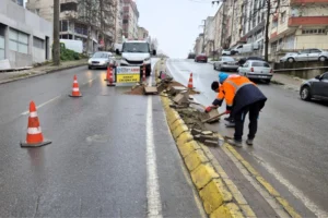Kocaeli Büyükşehir Belediyesi'nin yaya ulaşımını iyileştirmek için yenilediği kaldırımlar