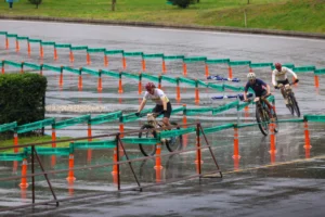 Sakarya'da düzenlenen MTB Eliminator Dünya Şampiyonası Milli Takım seçmelerinde sporcular yarışıyor.