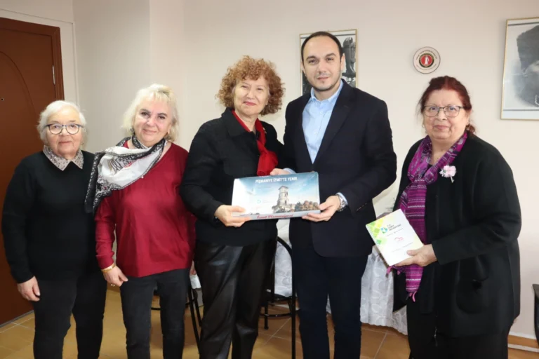 İzmit Belediyesi Dernekler Masası Başkanı Eray Bodur, sivil toplum kuruluşlarını ziyaret ediyor.