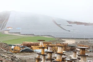 Ankara Üniversitesi 53.4 MW'lık güneş enerjisi santrali yatırımının genel görünümü