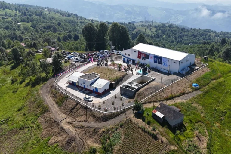 Trabzon Büyükşehir Belediyesi'nin Büyükliman Havzası'ndaki ilçelere yönelik devam eden altyapı yatırımlarını gösteren görsel.