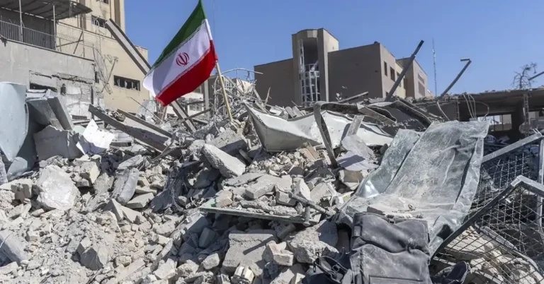 İran'da savaş nedeniyle hasar gören sivil konutlar ve altyapı