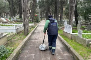 Bakırköy Belediyesi, Ramazan Bayramı öncesinde ilçe genelinde kapsamlı bir temizlik çalışması başlattı.