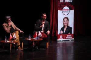 Gazeteci ve yazarların Bakırköy'de katıldığı 'Onlar Memleketi Konuşuyor' etkinliği