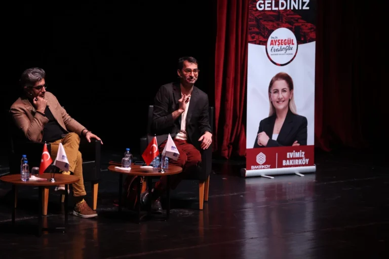 Gazeteci ve yazarların Bakırköy'de katıldığı 'Onlar Memleketi Konuşuyor' etkinliği