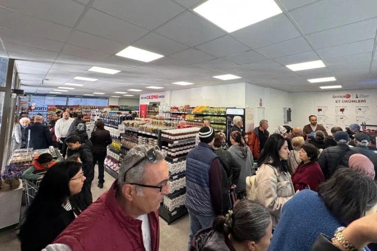 İZMAR Çiğli'de 21. şubesini açtı, Bayraklı ve Menemen de sırada