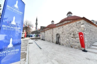 İzmir'de Vakıflar'a tescil edilen tarihi Namazgah Hamamı'nın dış görünüşü