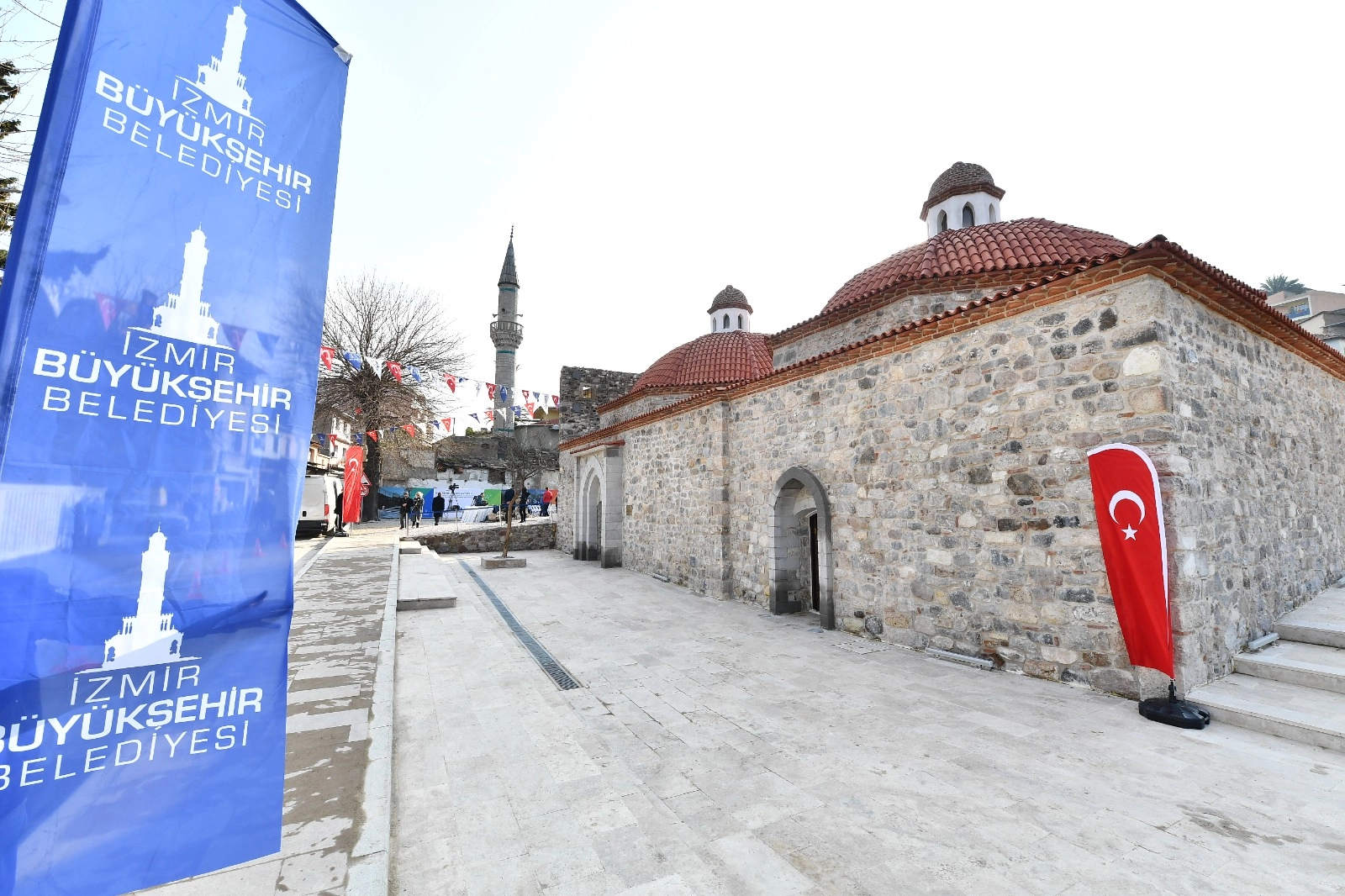 İzmir'de Vakıflar'a tescil edilen tarihi Namazgah Hamamı'nın dış görünüşü