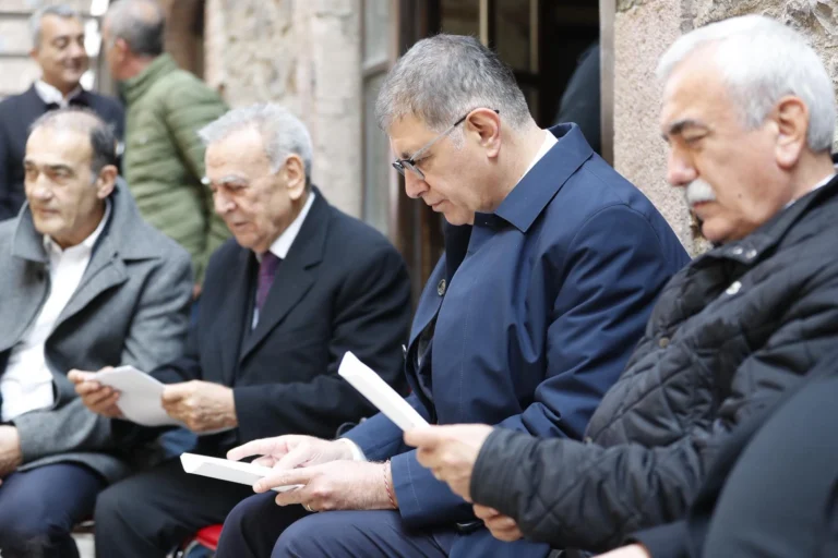 Aziz Kocaoğlu, İzmir Meslek Fabrikası'nı ziyaret ederek Başkan Cemil Tugay'a destek verdi.