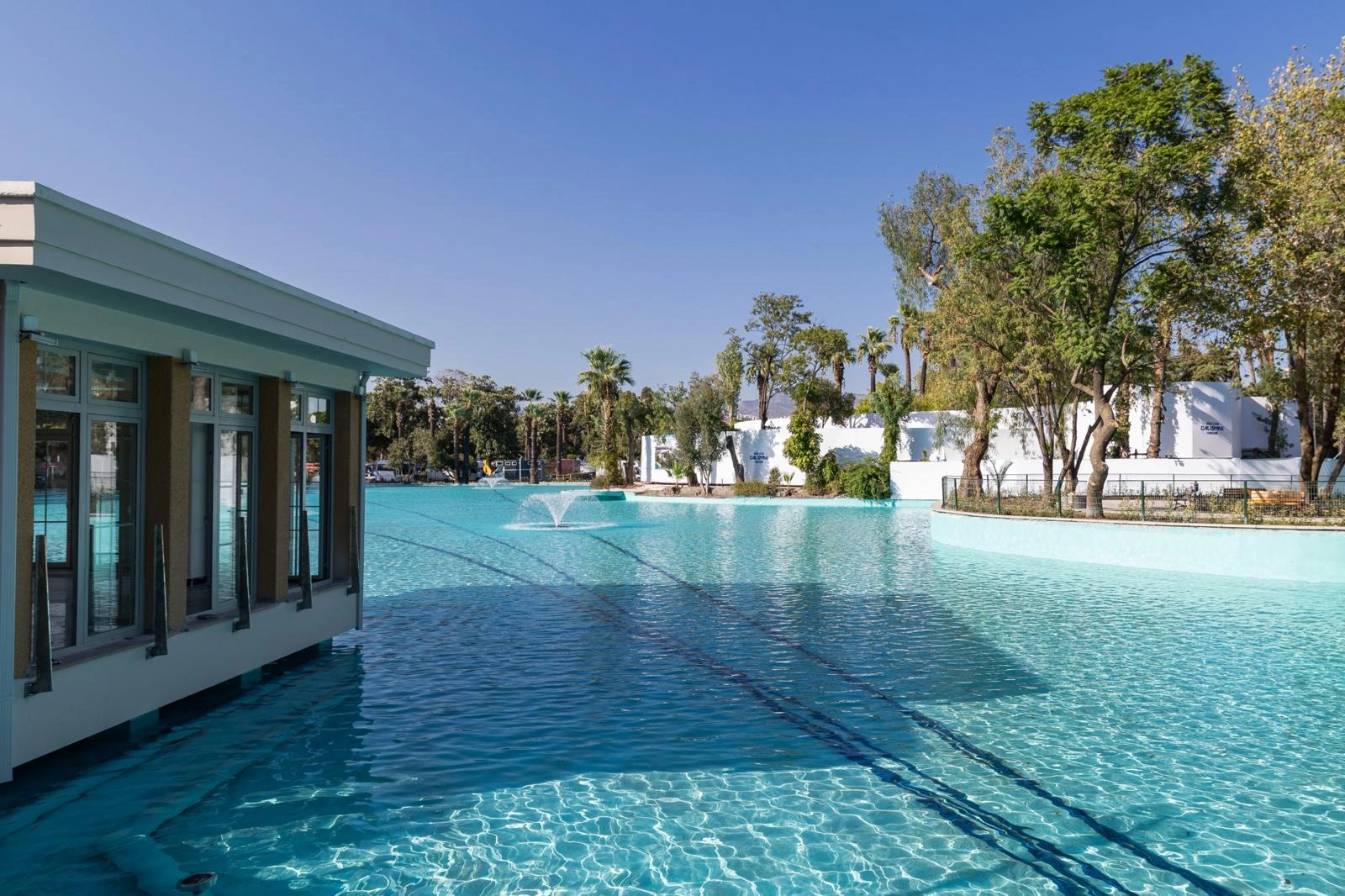 İzmir Büyükşehir Belediyesi'nin iki yılda tamamladığı ve devam eden yatırım projeleri