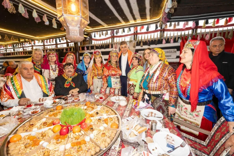 İzmir'de Yörük ve Türkmenler Nevruz ve Ramazan Bayramı'nı birlikte kutluyor.