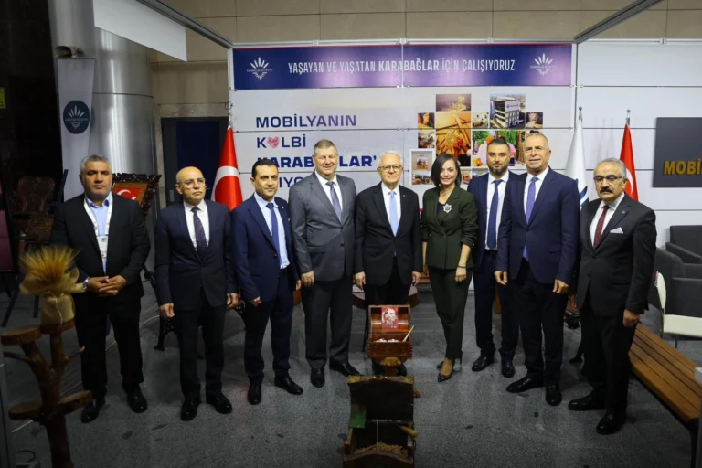 İzmir Mobilya Fuarı'nda Karabağlar Belediyesi standı ve mobilya sektörü