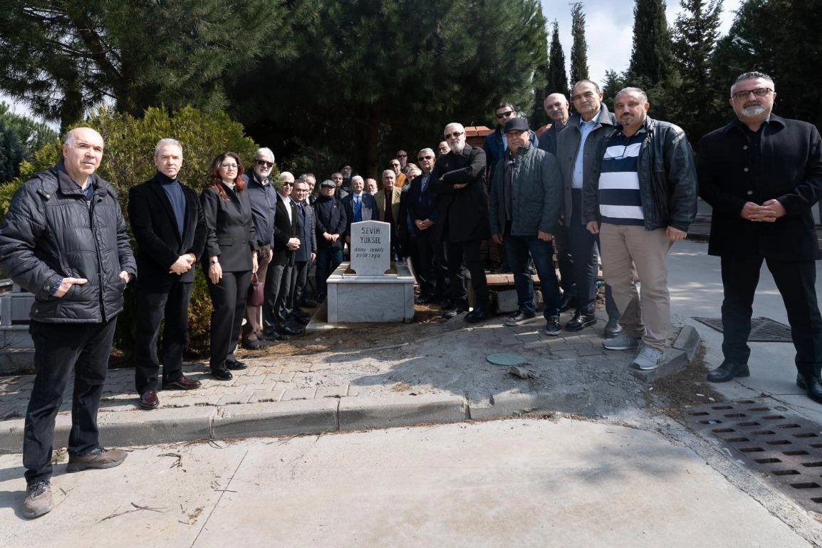 Gazeteci Okan Yüksel mezarı başında anıldı