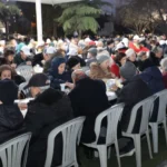 İzmit Belediyesi tarafından Yahya Kaptan Mahallesi'nde düzenlenen halk iftarından genel görünüm