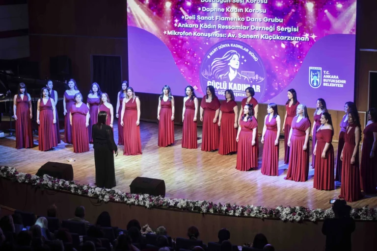 Ankara'da 8 Mart Dünya Kadınlar Günü kapsamında düzenlenen 'Güçlü Kadınlar, Güçlü Başkent' etkinliğinden genel görünüme sahip bir fotoğraf.