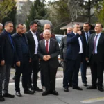 Kayseri Büyükşehir Belediye Başkanı Dr. Memduh Büyükkılıç, bayramlaşma programında personel ile bir arada