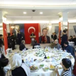 Kayseri Büyükşehir Belediye Başkanı Dr. Memduh Büyükkılıç, şehit aileleri ve gazilerle birlikte iftar yemeğinde