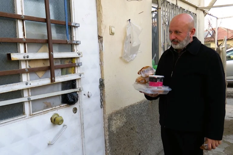 Kocasinan Belediyesi, Ramazan ayında ihtiyaç sahibi vatandaşlara sıcak yemek hizmeti sunuyor.