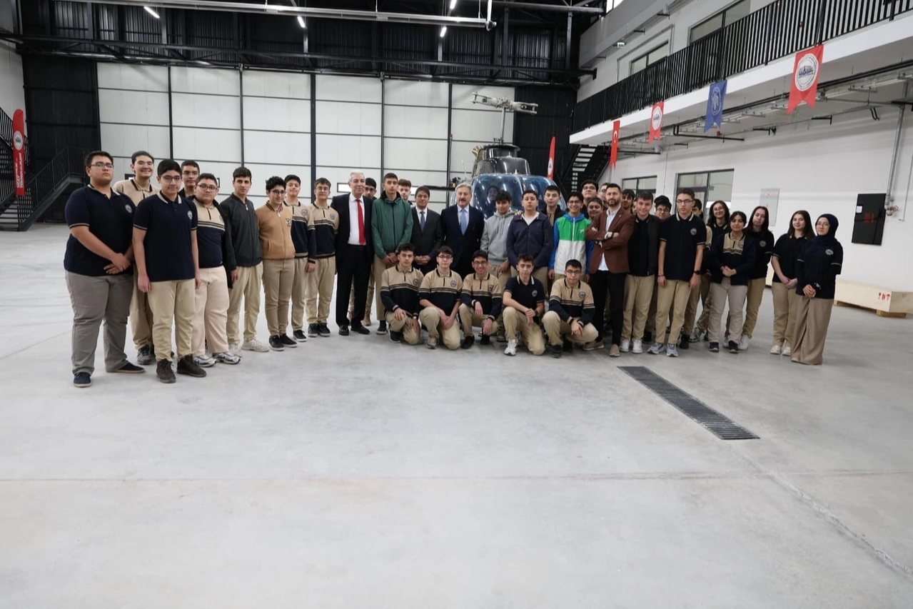 Melikgazi Belediyesi tarafından havacılık lisesi öğrencilerine sağlanan teknolojik ekipmanlar ve destekler