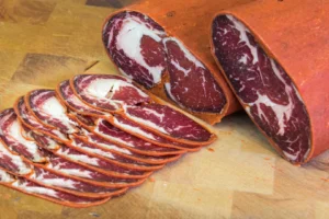 Kayseri Pastırması'na AB'den coğrafi işaret tescili verilmesiyle Türkiye'nin tescilli ürün sayısı 46'ya ulaştı.