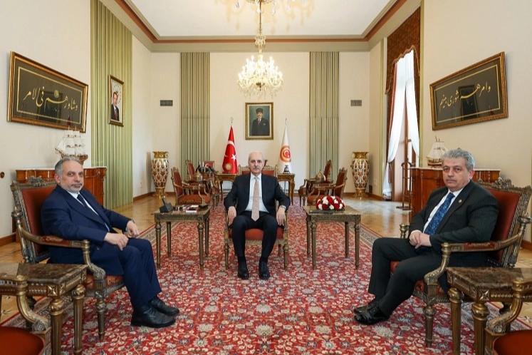 Talas Belediye Başkanı Mustafa Yalçın, TBMM Başkanı Numan Kurtulmuş ile görüşüyor.