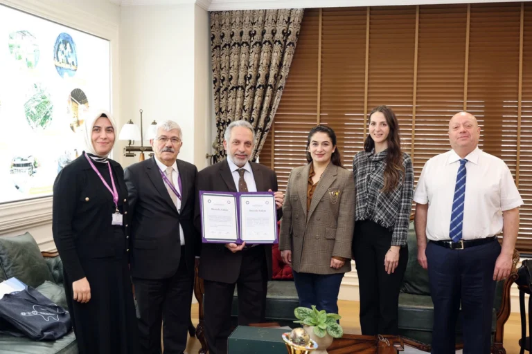 Talas Belediyesi ve Nuh Naci Yazgan Üniversitesi Diş Hekimliği Fakültesi heyetinin Talas Belediye Başkanı Mustafa Yalçın'ı ziyareti