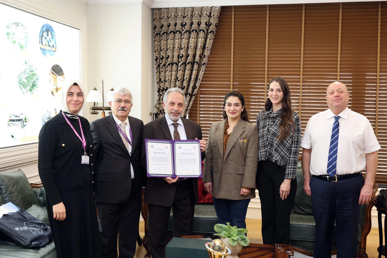 Talas Belediyesi ve Nuh Naci Yazgan Üniversitesi Diş Hekimliği Fakültesi heyetinin Talas Belediye Başkanı Mustafa Yalçın'ı ziyareti