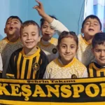 Keşanspor'dan Mardinli öğrencilere forma, atkı ve bere yardımı
