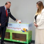 Uşak Kitap Kumbarası projesi kapsamında köy okulu öğrencilerine kitap dağıtımı