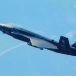 Bayraktar KIZILELMA insansız savaş uçağının LGK-82 ve TEBER-82 mühimmatlarıyla gerçekleştirdiği test atışını gösteren kapak görseli.