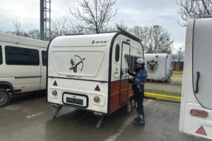 Kocaeli Büyükşehir Belediyesi'nden karavanlara 1 Nisan uyarısı ve Sahil Otoparkı'nda başlayan ücretli sistem.