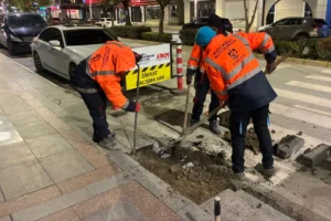 Kocaeli Büyükşehir Belediyesi tarafından yapılan engelli rampaları ve geçiş yolları ile erişilebilirlik çalışmaları