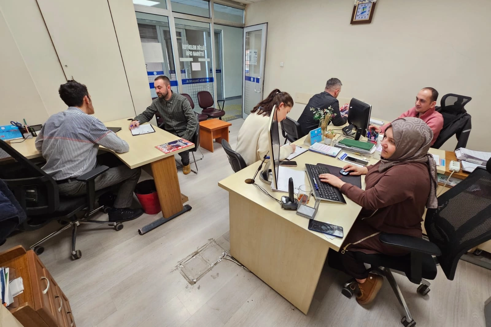 Gölcük Belediyesi İstihdam Ofisi logosu ve çalışanları