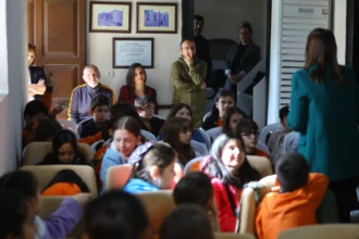 Kocaeli'de Masal Çarşambaları etkinliğine katılan çocuklar, hayal dünyalarını geliştiren masallarla buluşuyor.