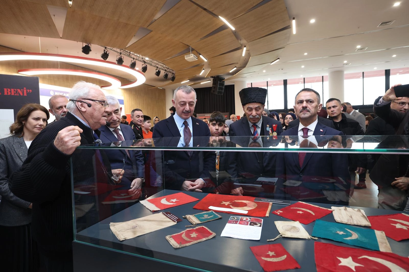 Kocaeli'de Çanakkale Zaferi'nin 111. yılı anısına açılan özel koleksiyon sergisinden bir görünüm