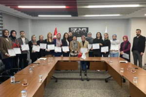 Gebze'nin 'Cevher Çocukları' projesi kapsamında üstün zekâlı öğrenciler bilim ve sanatla buluşuyor.