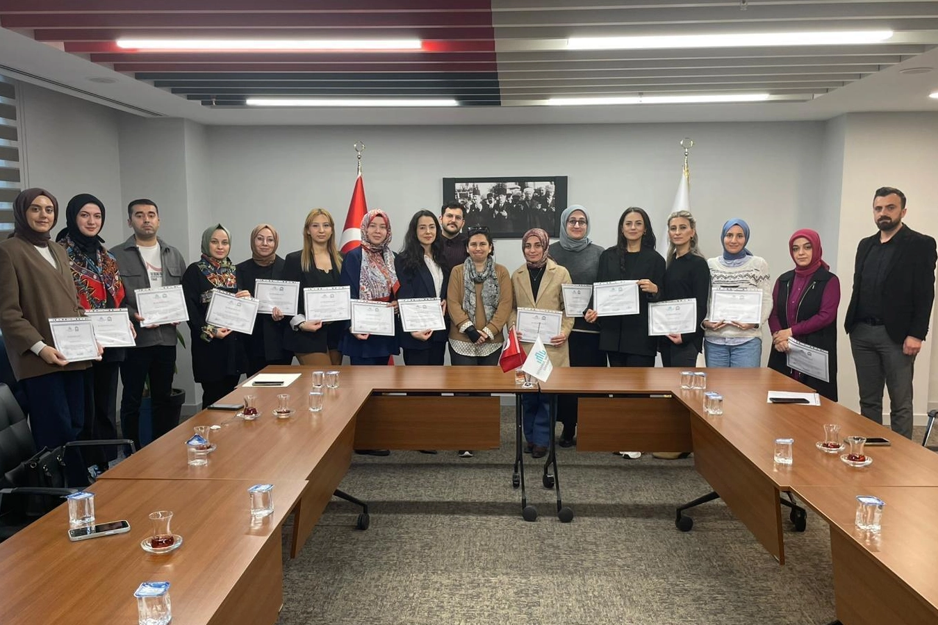 Gebze'nin 'Cevher Çocukları' projesi kapsamında üstün zekâlı öğrenciler bilim ve sanatla buluşuyor.