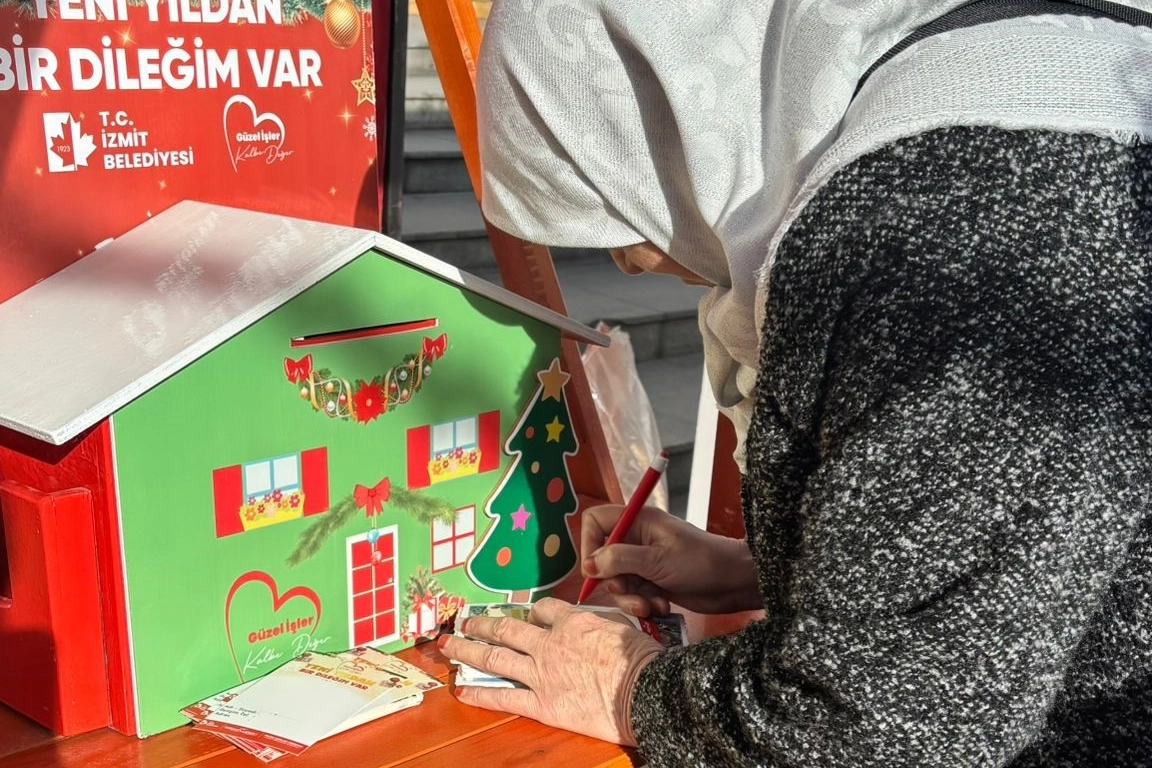 İzmit Belediyesi'nin dilek kutusu projesi kapsamında vatandaşlara sürpriz ziyaretleri