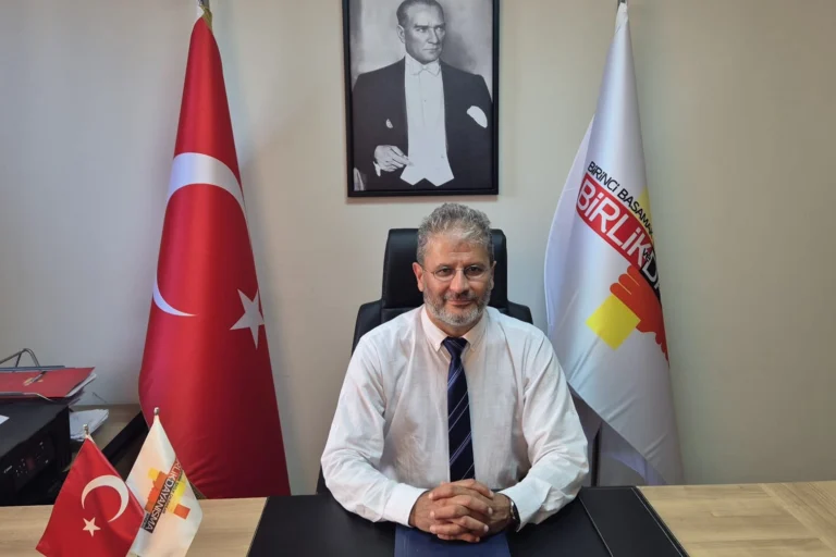 Kolon kanserine karşı erken teşhisin önemi vurgulanıyor, sağlık taramaları hakkında bilgilendirme yapılıyor.