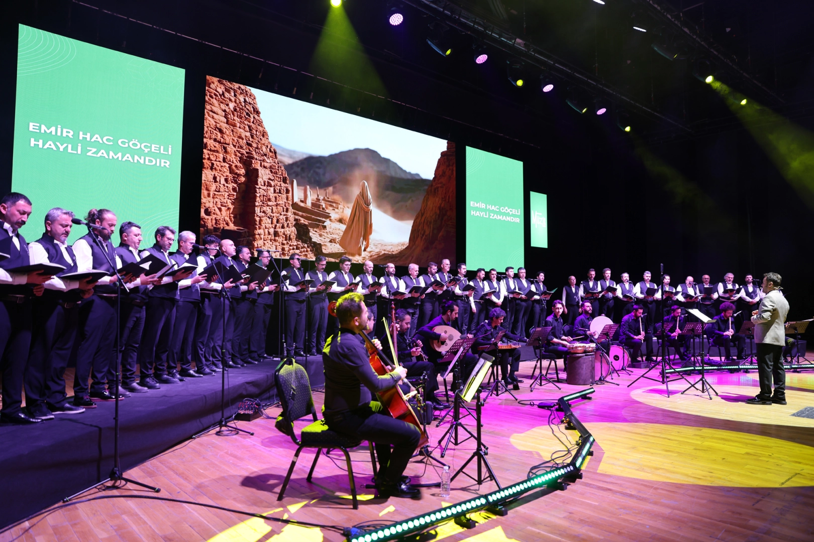 Konya Selçuklu'da düzenlenen Gönülden İlahiler konserinden bir sahne