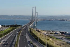 Bayram yolculuğu öncesi otoyol ve gişe güvenliği konusunda uzman uyarısı